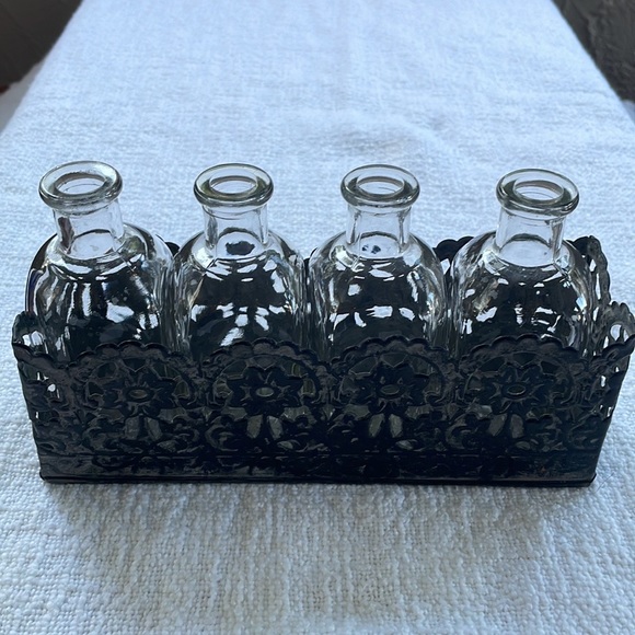 Decor - Picture 2 of 5